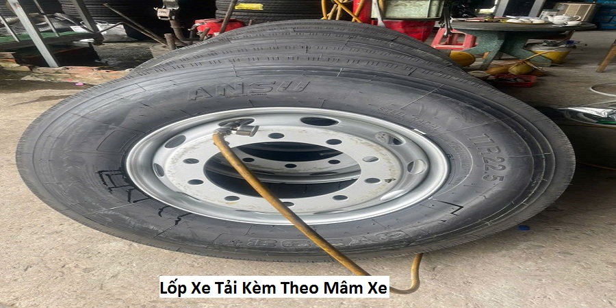 Lốp Xe Tải Kèm Theo Mâm Xe